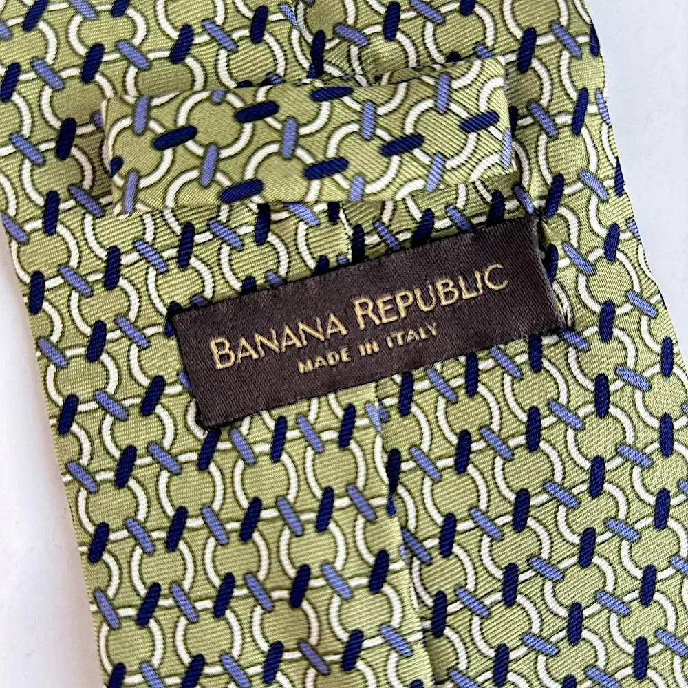 BR Silk Neck Tie Geometric Pattern Made in Italy EUC Green Blue‎ Cream